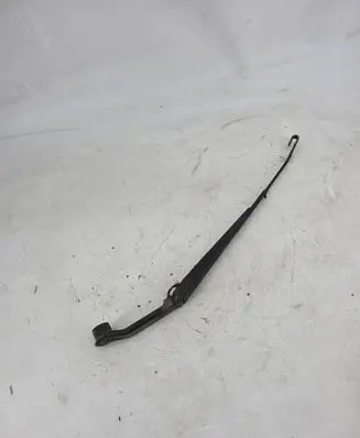 Mitsubishi Pajero Front wiper blade arm