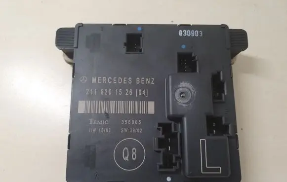 Mercedes-Benz E W211 Door control unit/module 2118201526