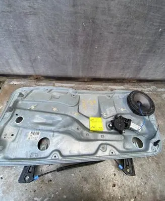 Volkswagen Golf IV Front door window regulator with motor 