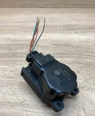 Opel Astra J Air flap motor/actuator U9518001U32 EAD105