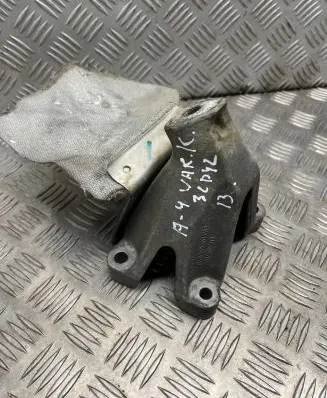 Audi A4 S4 B8 8K Engine mounting bracket 8K0199307B