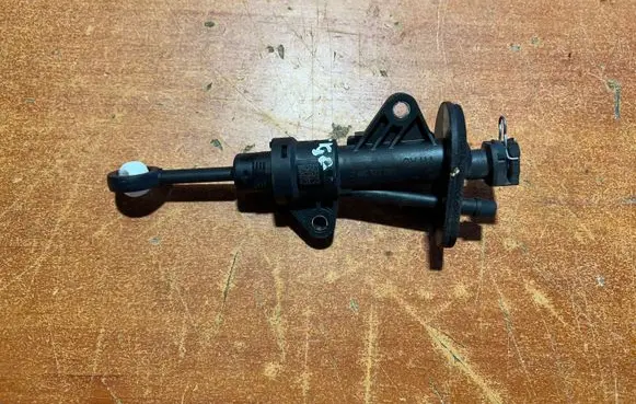 Skoda Citigo Clutch master cylinder 1S0721388C