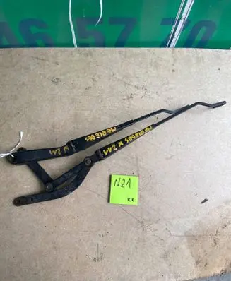 Mercedes-Benz E W211 Front wiper blade arm A2038201944 A203820054