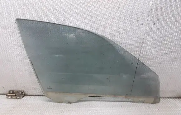 BMW 5 E39 Front door window glass four-door