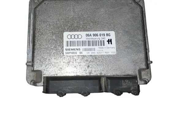 Audi A3 S3 8L Engine control unit/module 06A906019BG 5WP4859 5WP485904