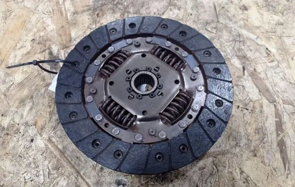 Volkswagen Up Clutch pressure plate 101878006579 04C141031D