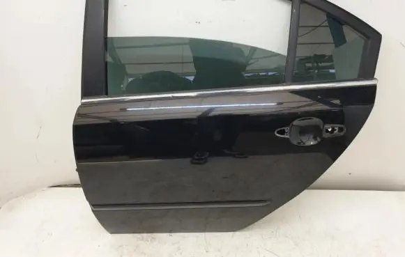 KIA Magentis Rear door