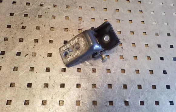 Peugeot 407 Rear door upper hinge
