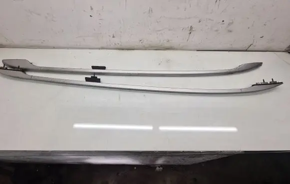 Nissan Qashqai+2 Roof bar rail