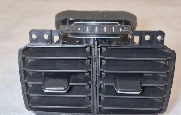 Volkswagen Golf VII Rear air vent grill 5G0819209 5G0819203