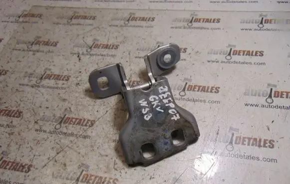 Jeep Grand Cherokee (WK) Rear door upper hinge