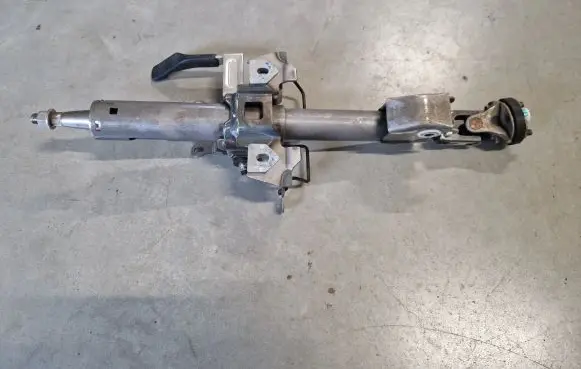 Steering wheel axle set