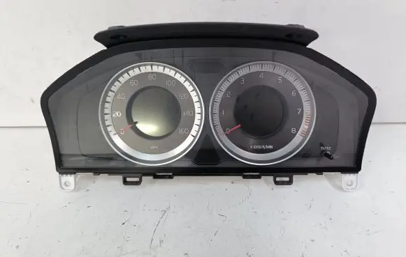 Volvo XC70 Speedometer (instrument cluster) 31343326AA 36001837