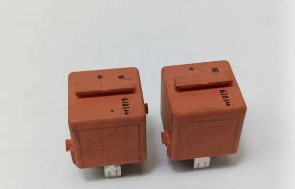 BMW 5 E60 E61 Other relay 1742690