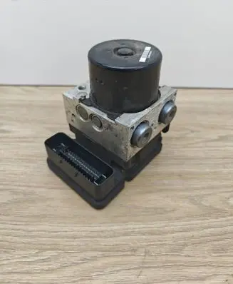 Volvo S80 ABS Pump 31261142 000404974D0 10092604043