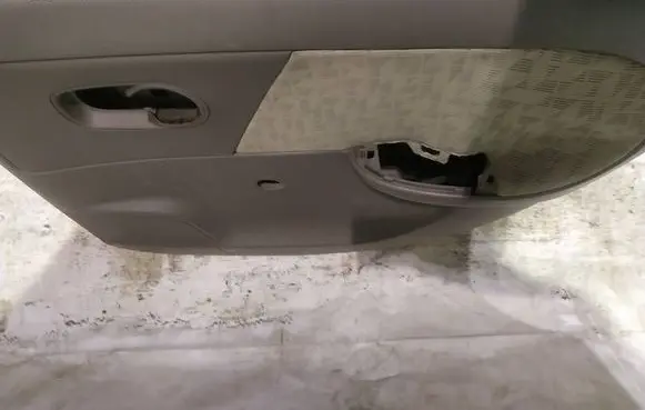 Nissan Note (E11) Rear door card panel trim