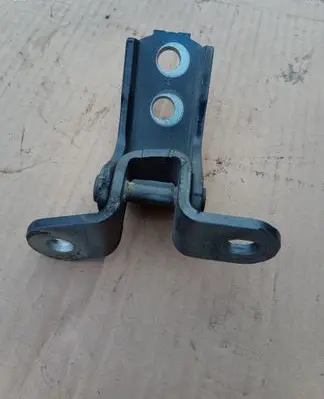 Toyota Verso Front door upper hinge
