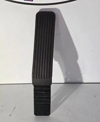 Mercedes-Benz E W211 Accelerator throttle pedal 1293010382