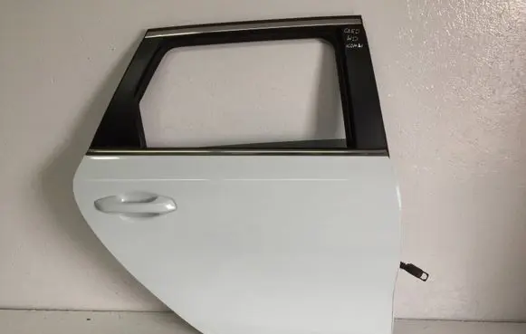 KIA Ceed Rear door