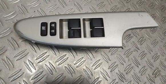 Toyota Urban Cruiser (XP110) Electric window control switch 7423252370