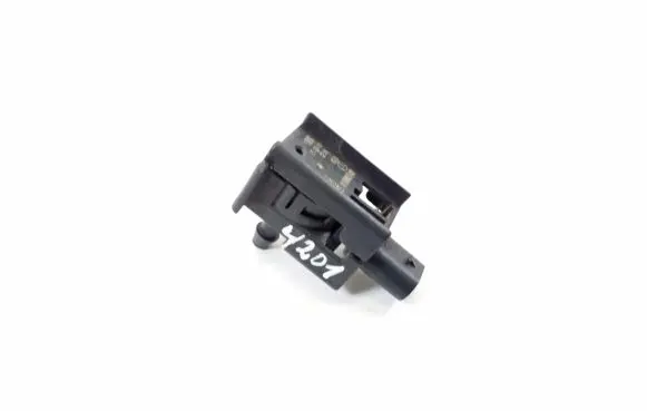 Mercedes-Benz CLA C118 X118 Airbag deployment crash/impact sensor A1189057400