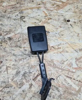 Mercedes-Benz E W211 Rear seatbelt buckle 2118600169 561133702A