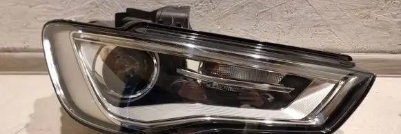 Audi A3 S3 8V Headlight/headlamp 8V0941006C 01074028AE