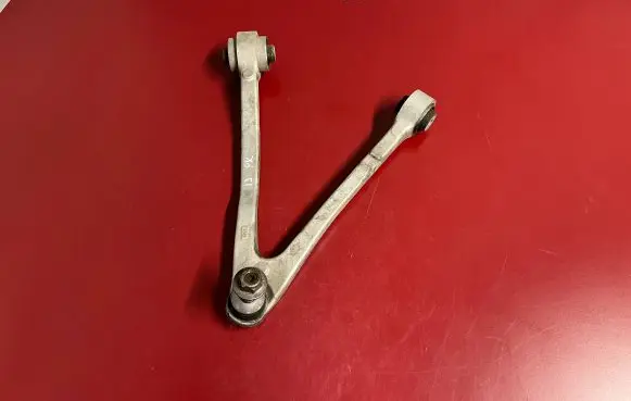 BMW i3 Front lower control arm/wishbone 6863739 31106863739