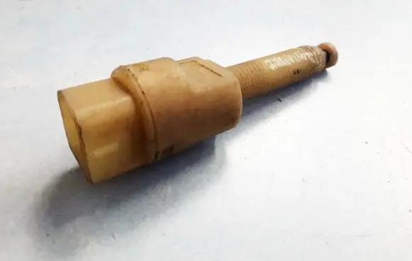 Volkswagen PASSAT B5 Brake pedal sensor switch 4A0945515A
