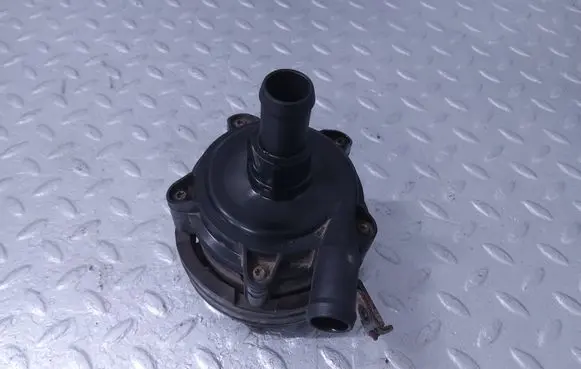 Chevrolet Volt I Electric auxiliary coolant/water pump 13579713