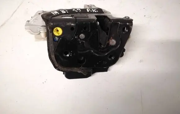 Audi A4 S4 B7 8E 8H Front door lock 8E2837015AA