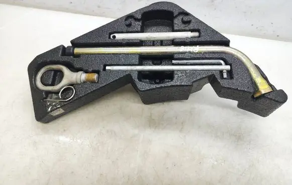 Porsche Cayenne (9PA) Tool set 7L0012113