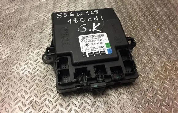 Mercedes-Benz A W169 Door control unit/module 1698207526 A1698207526