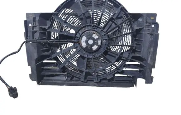 BMW X5 E53 Radiator cooling fan shroud 6921382 6906107