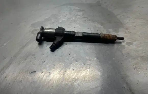 Fuel injector