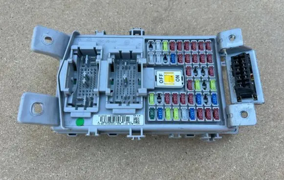 Hyundai i20 (GB IB) Fuse module 91950C8520 GB2520N909