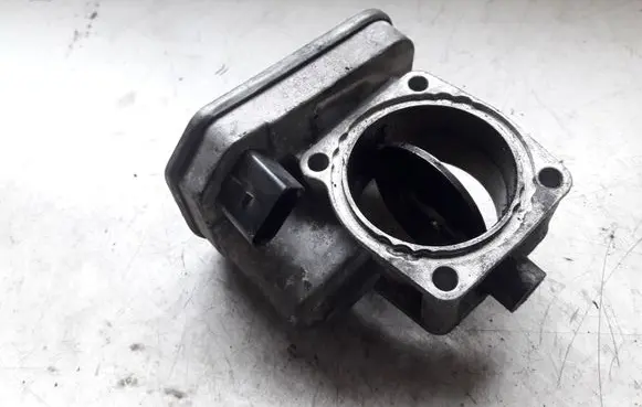 Opel Zafira C Engine shut-off valve 8981052101