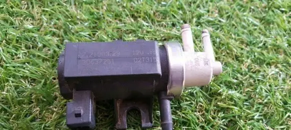 Volvo V70 Turbo solenoid valve 30637251
