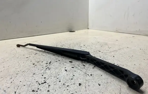Nissan X-Trail T30 Front wiper blade arm B46LD