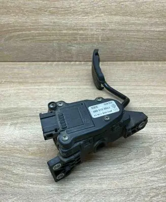 Renault Trafic II (X83) Accelerator throttle pedal 7700313060 6PV008119 WithPlug