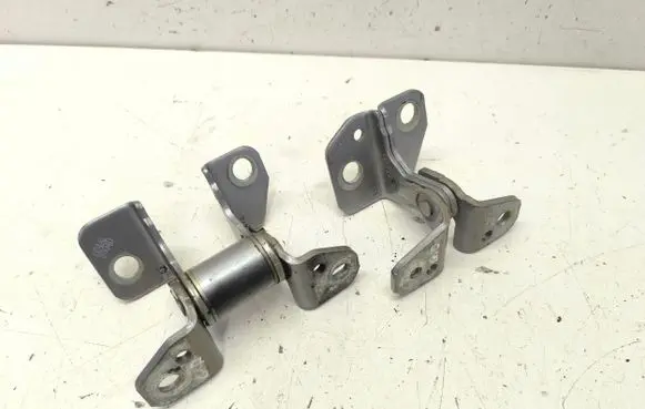 Dodge Durango III Rear door upper hinge