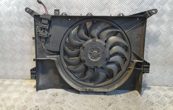 Volvo XC70 Radiator cooling fan shroud 30749760 0130706861