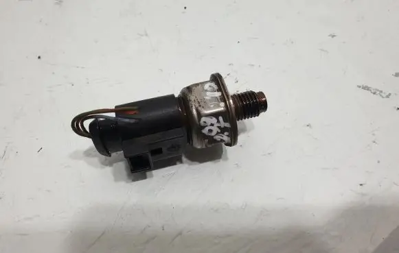 Audi A5 8T 8F Fuel pressure sensor 059130758K