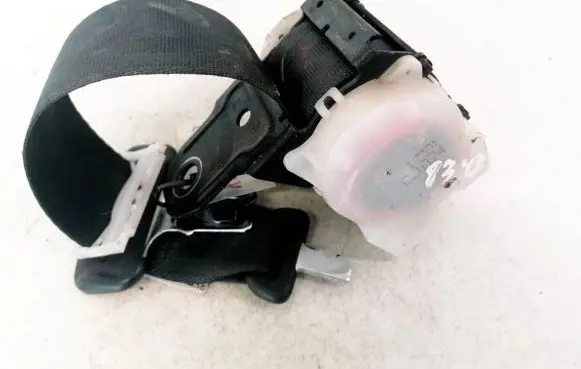 Toyota Yaris Middle seatbelt (rear) 7E6400