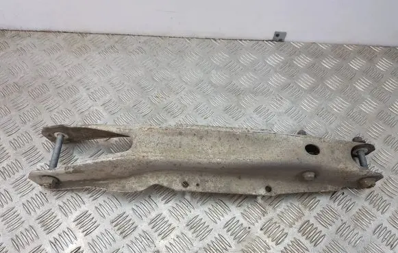 Infiniti Q30 Rear upper control arm/wishbone A2463520202 024635202