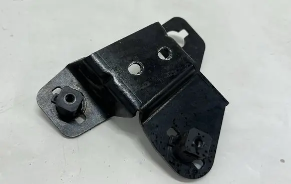 Audi R8 4S Radiator mount bracket 4S0807588