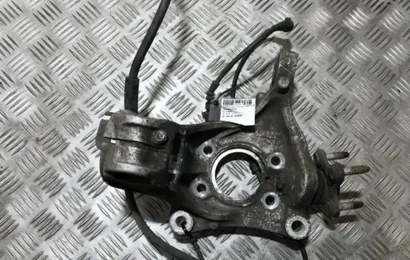 Volkswagen PASSAT B6 Front wheel hub