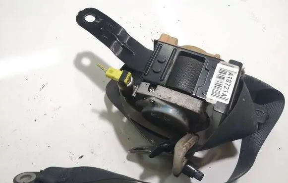 Nissan Almera Tino Rear seatbelt 