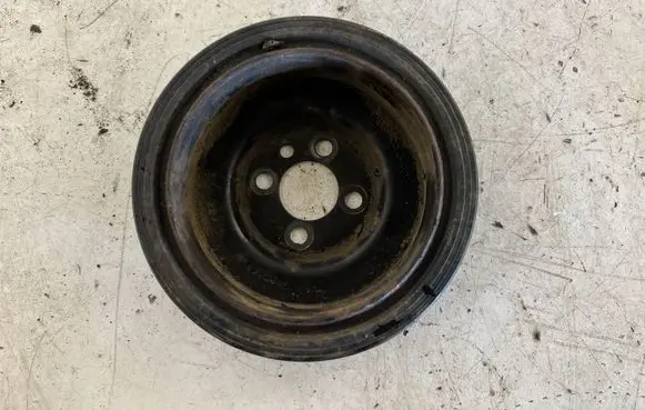 Skoda Rapid (NH) Crankshaft pulley 038105243M