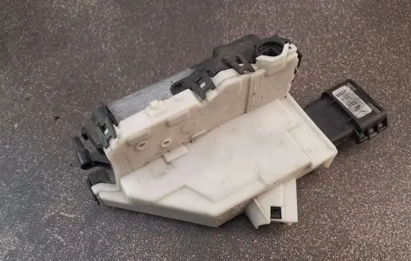 Peugeot Partner Sliding door lock PSA828421